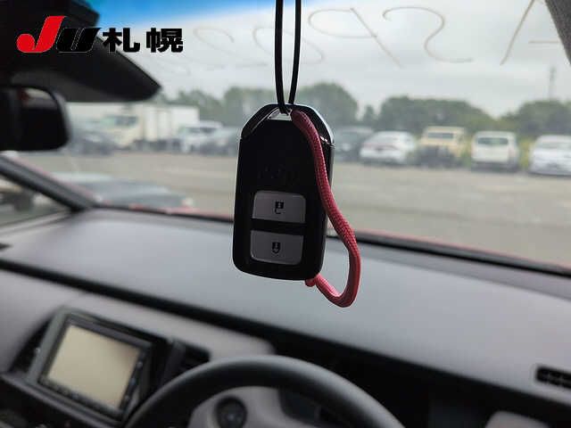 2022 Honda Fit 4WD e:HEVクロスター auction photo 6