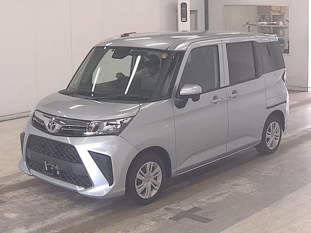 2022 Toyota Roomy X 4WD auction photo 4