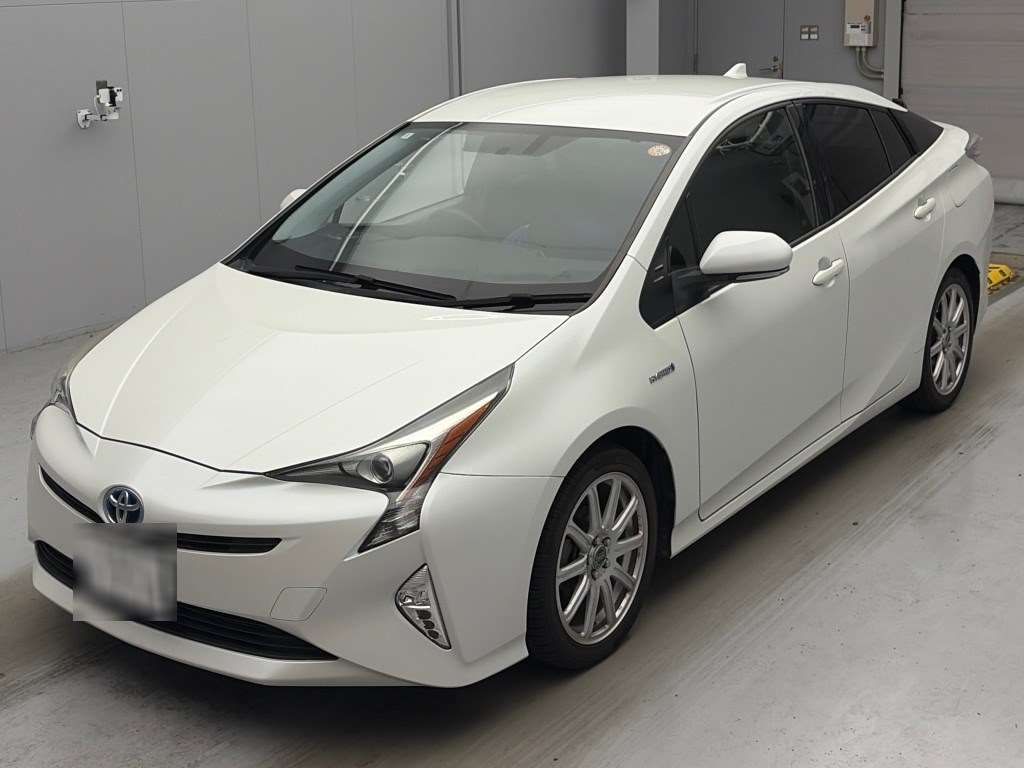 Japan Auction Vehicles 4 2016 Toyota Prius S auction photo