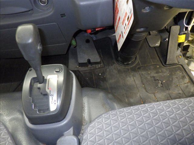 2019 Isuzu Elf Refrigerated and frozen trucks auction photo 8