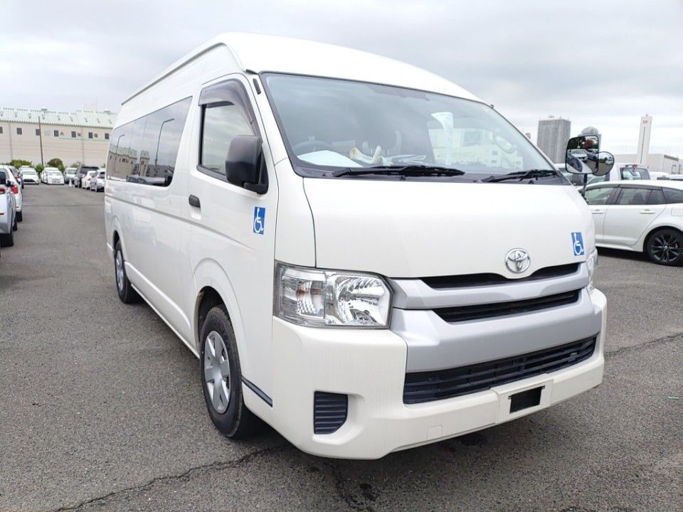 2018 Toyota Hiace auction photo 4