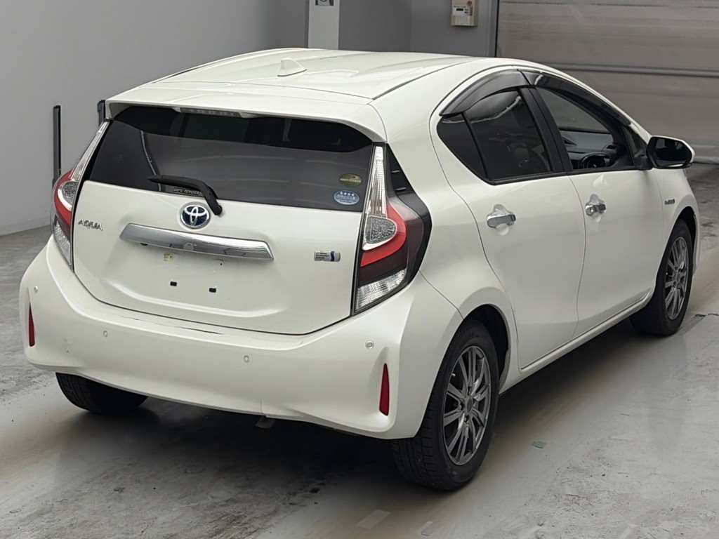 2020 Toyota Aqua S Style Black auction photo 2