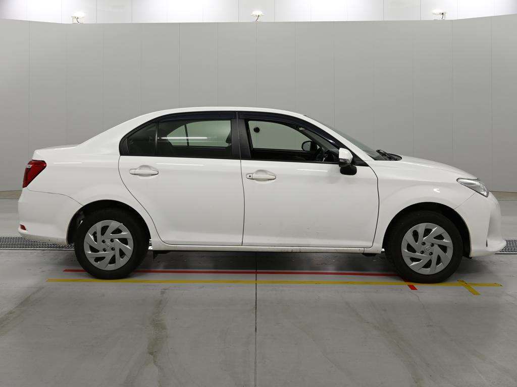 2021 Toyota Corolla Axio EX 4WD auction photo 3