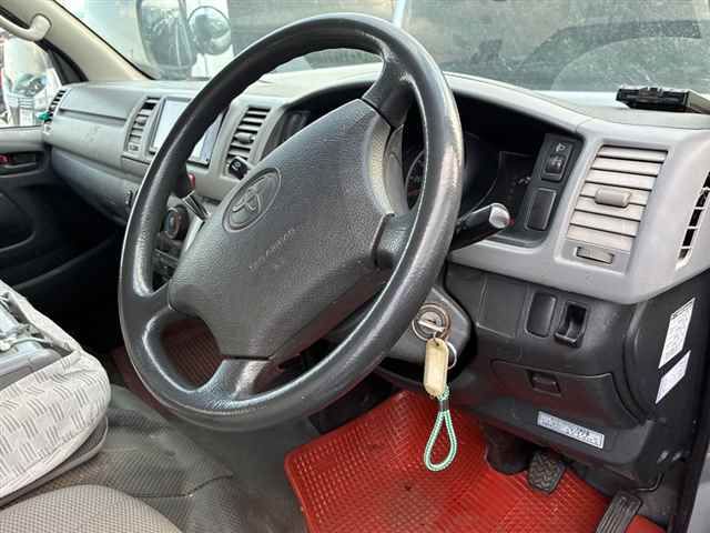 2006 Toyota Hiace auction photo 3