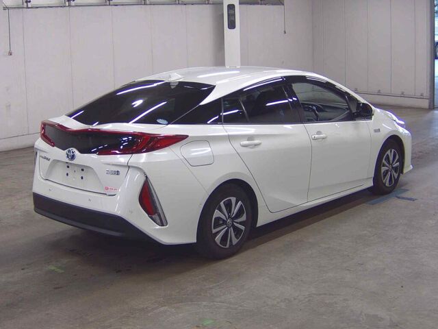 2017 Toyota Prius PHEV A auction photo 5
