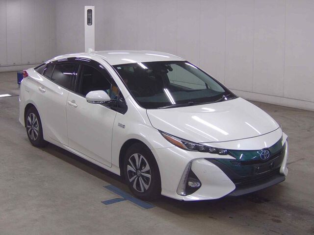 2017 Toyota Prius PHEV A Japan auction vehicle