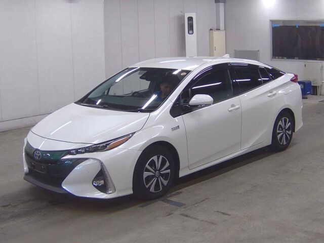 2017 Toyota Prius PHEV A auction photo 4