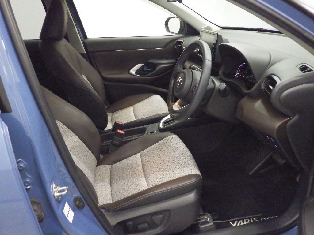 2021 Toyota Yaris Cross ハイブリッドZ auction photo 6