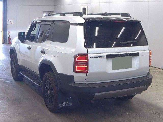 2024 Toyota Land Cruiser 250 ZX First Edition 4WD auction photo 2