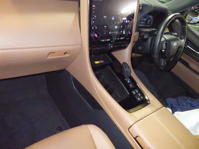 2024 Toyota Vellfire Z Premier auction photo 3