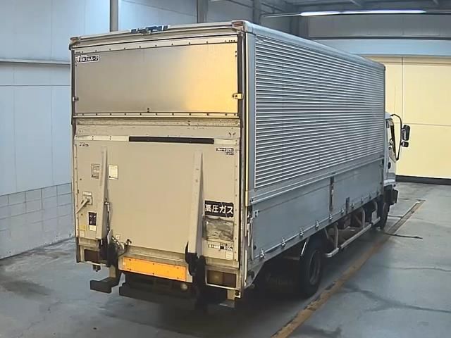 2005 Isuzu Forward Wing auction photo 2
