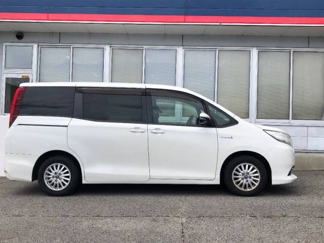 2014 Toyota Noah ハイブリッドG auction photo 2