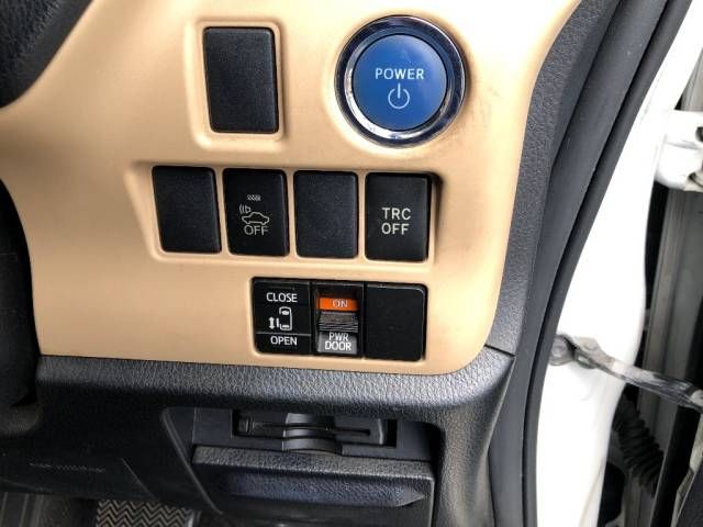 2014 Toyota Noah ハイブリッドG auction photo 5