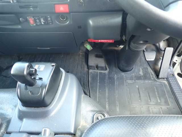 2021 Isuzu Elf 3.0t Refrigerated 4WD auction photo 9