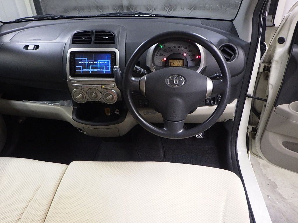 2008 Toyota Passo G Fパッケージ auction photo 3