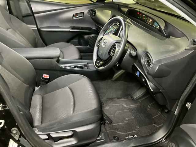 2020 Toyota Prius Sセーフティプラス2 auction photo 7