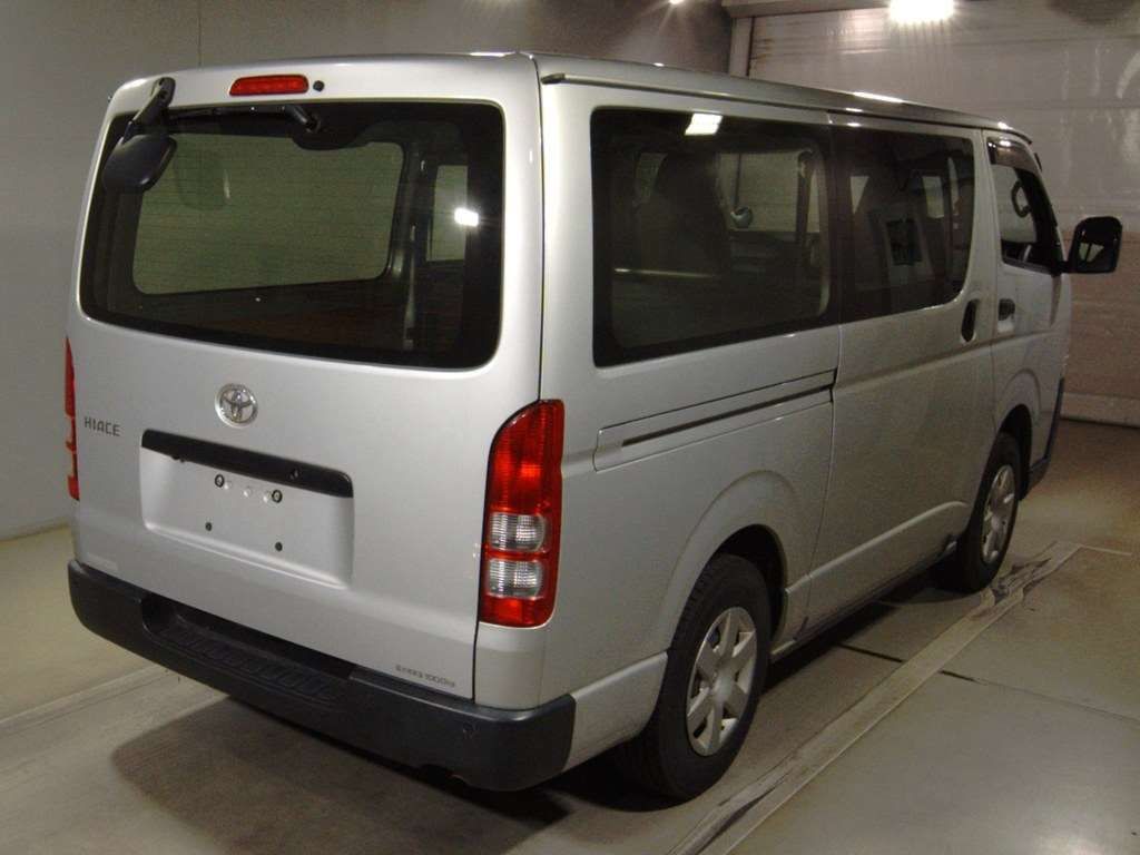 2021 Toyota Hiace Long DX 4WD auction photo 2