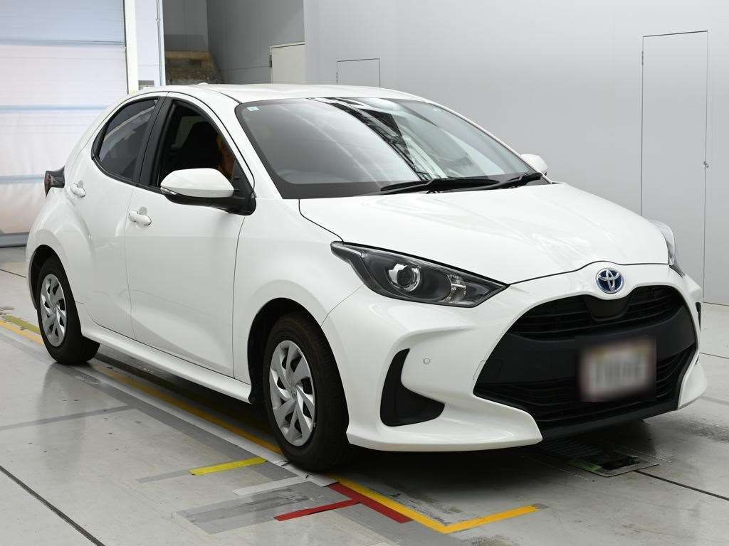 2023 Toyota Yaris ハイブリッドX auction photo 5