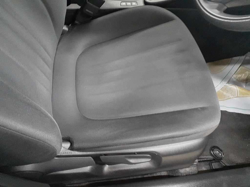 2023 Toyota Yaris ハイブリッドX auction photo 10
