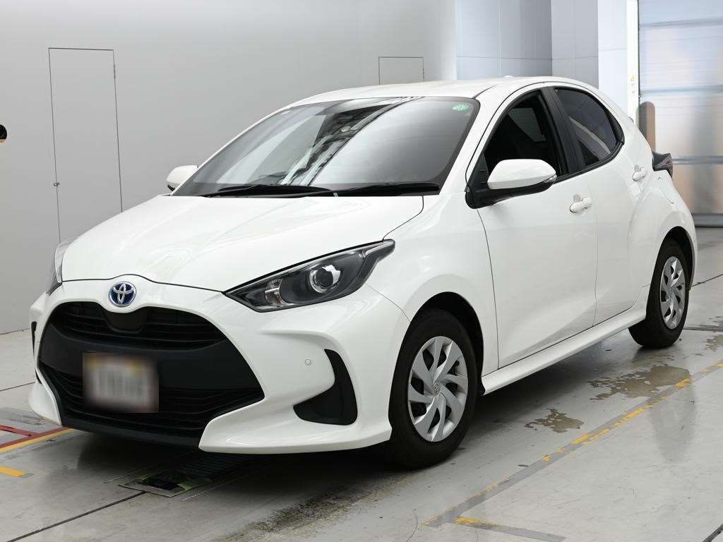 2023 Toyota Yaris ハイブリッドX Japan auction vehicle