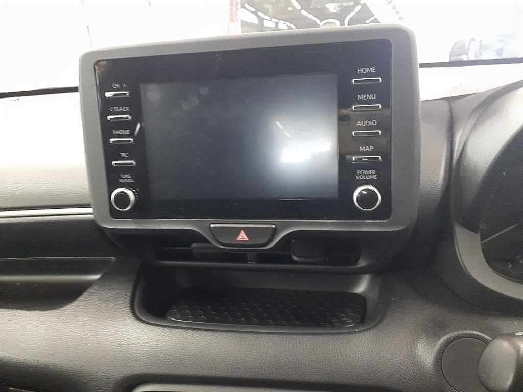 2023 Toyota Yaris ハイブリッドX auction photo 12