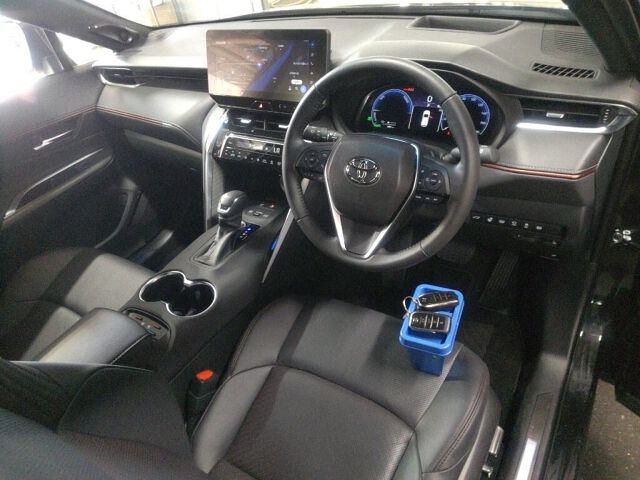 2025 Toyota Harrier Z 4WD auction photo 3