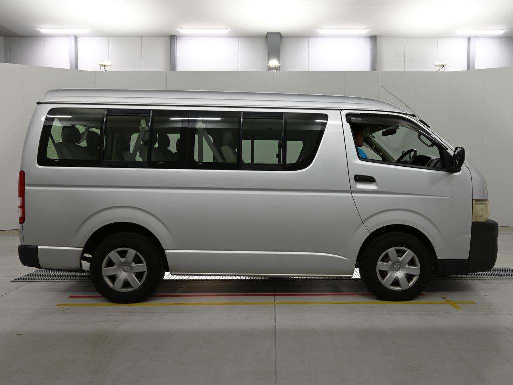 2005 Toyota Hiace DX auction photo 3