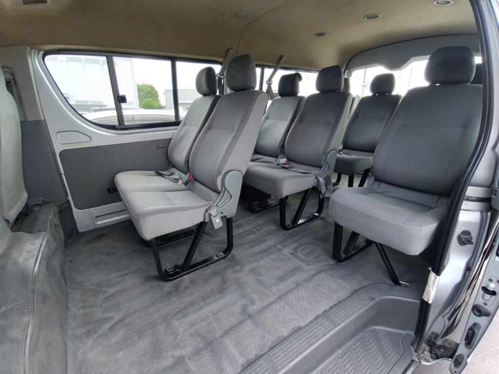 2005 Toyota Hiace DX auction photo 12