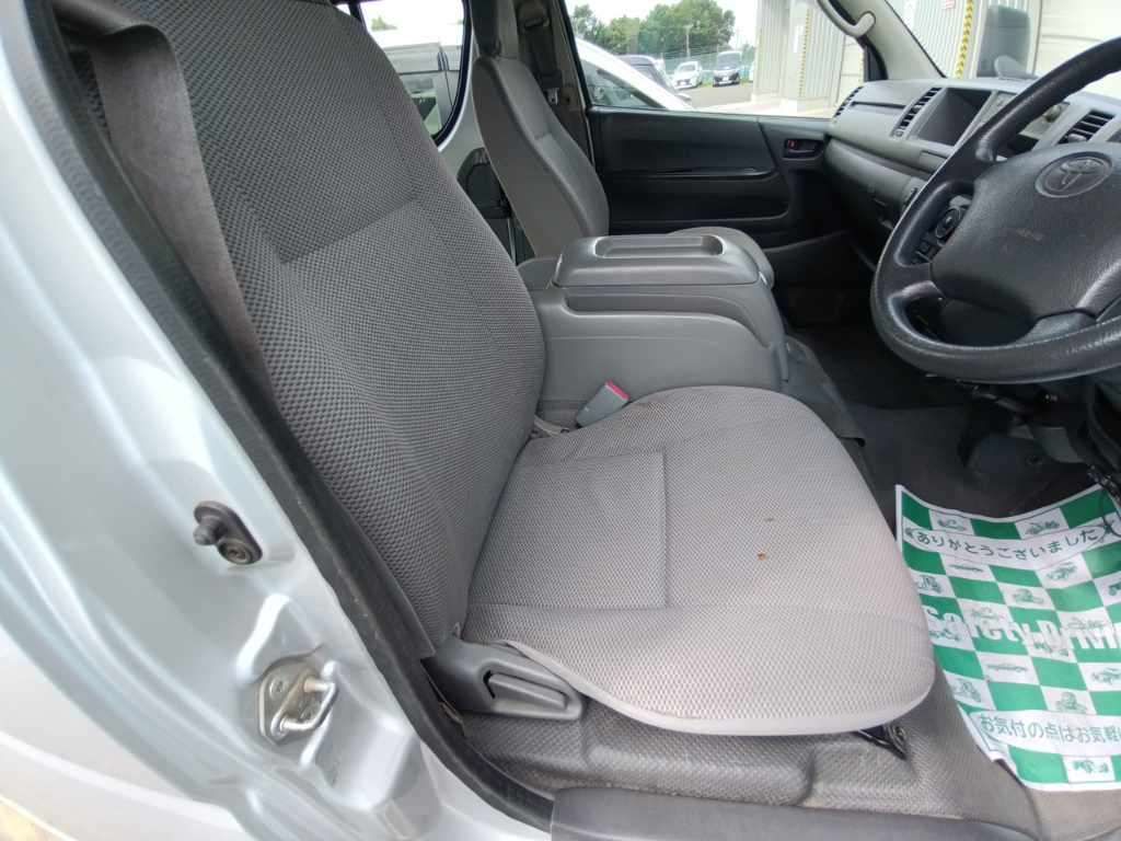 2005 Toyota Hiace DX auction photo 10