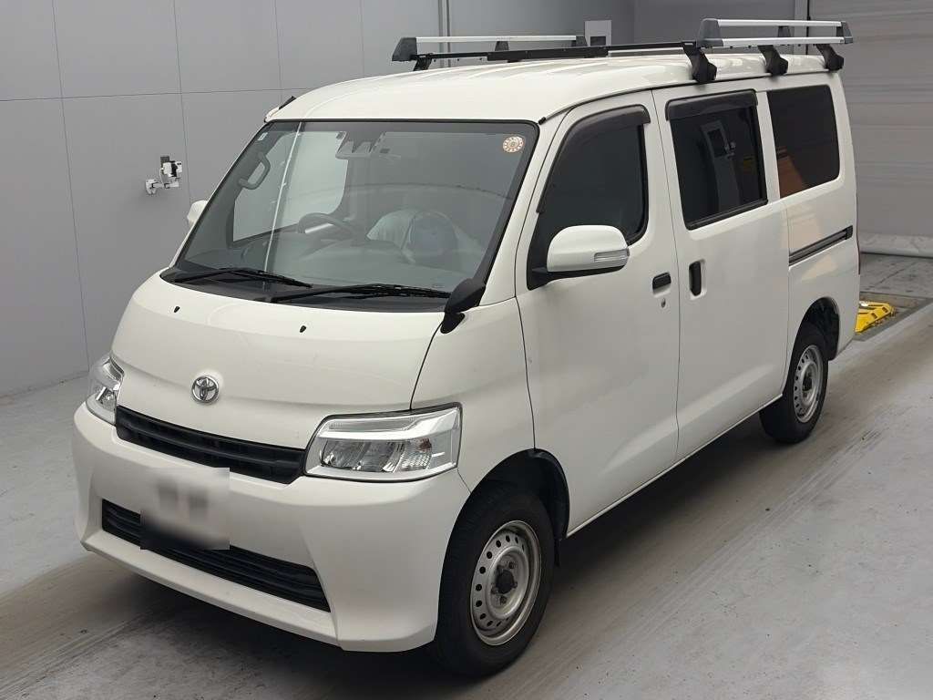 2021 Toyota TownAce Van GL Japan auction vehicle