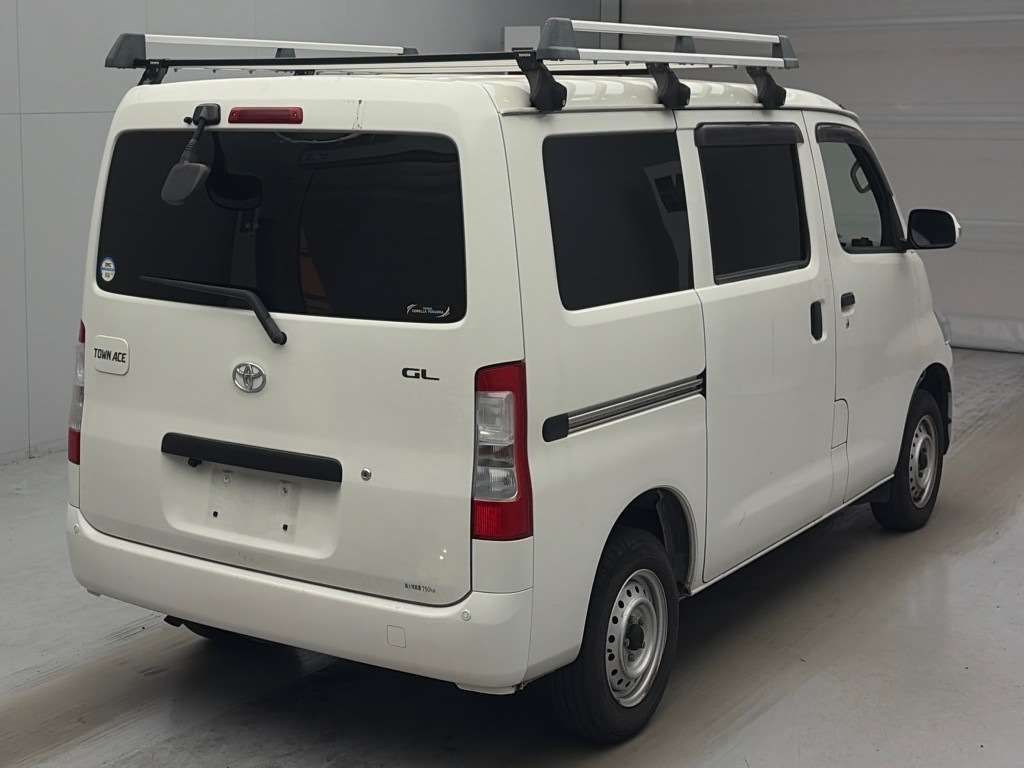 2021 Toyota TownAce Van GL auction photo 2