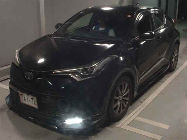 2018 Toyota C-HR S LEDパッケージ auction photo 4
