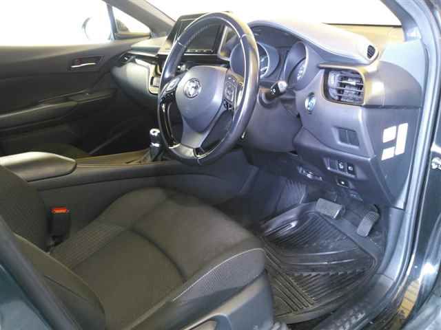 2018 Toyota C-HR S LEDパッケージ auction photo 3