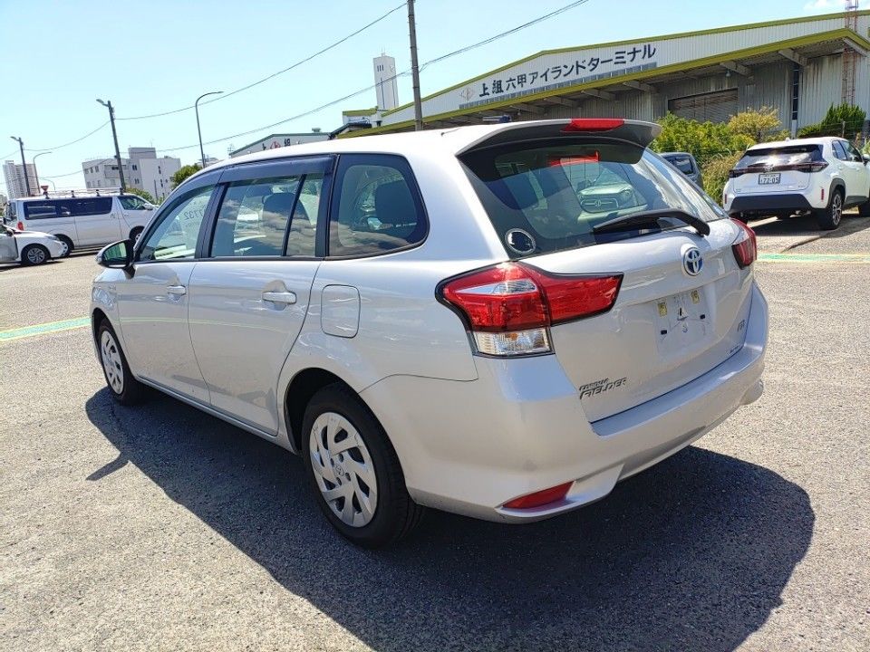 2019 Toyota Corolla Fielder auction photo 6