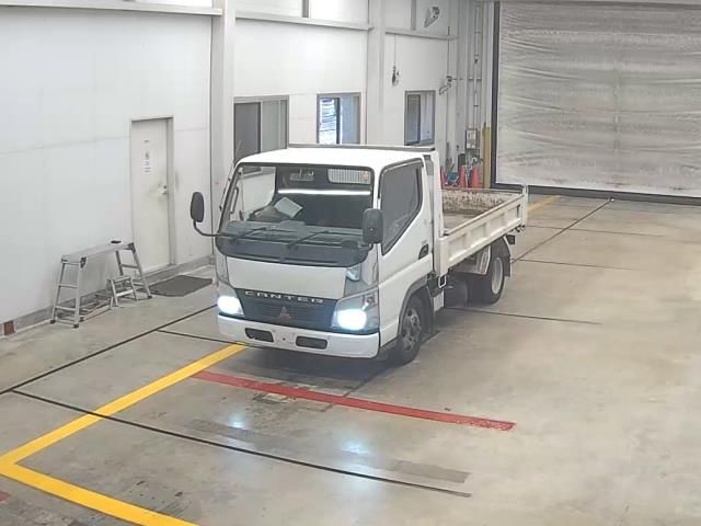 Japan Auction Vehicles 10 2006 Mitsubishi Fuso Canter ダンプ auction photo