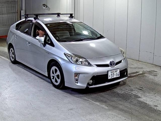 Japan Auction Vehicles 5 2014 Toyota Prius S auction photo