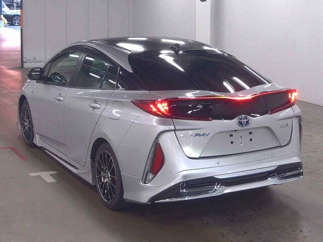 2019 Toyota Prius PHEV Sセーフティパッケージ auction photo 2