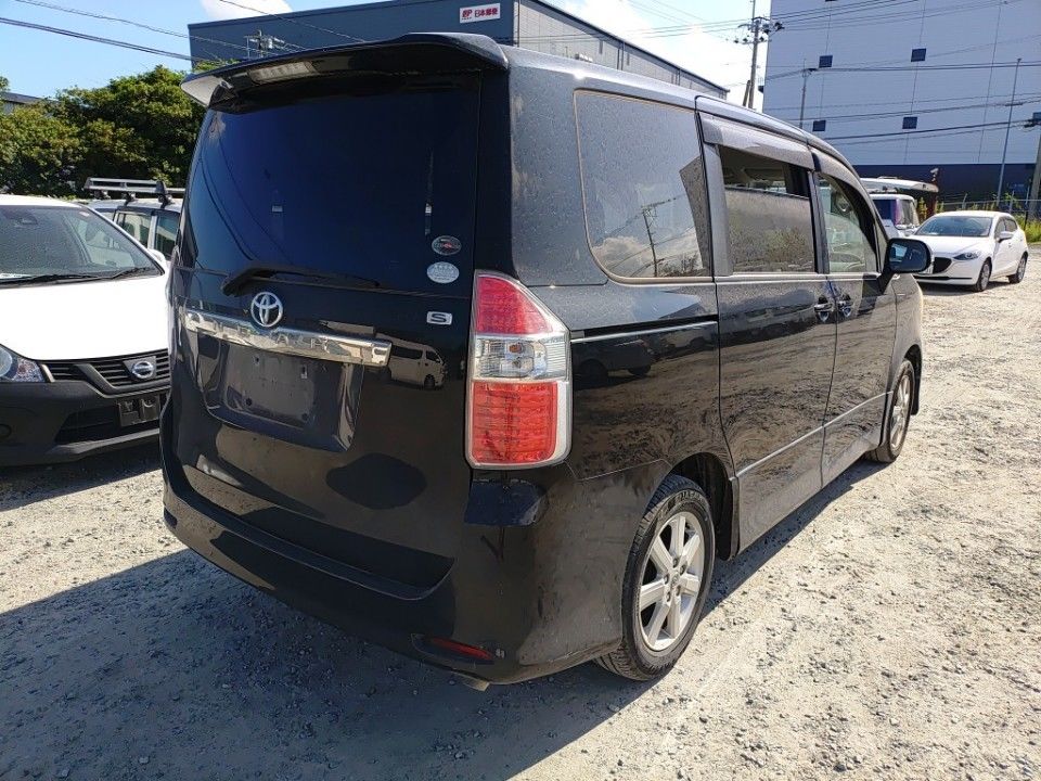 2009 Toyota Noah auction photo 2