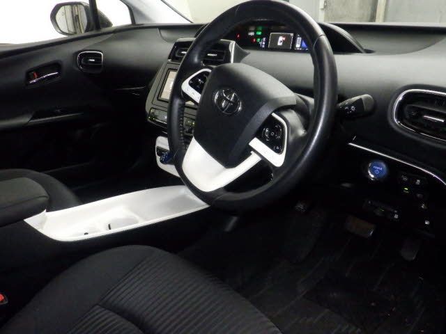 2017 Toyota Prius A auction photo 3