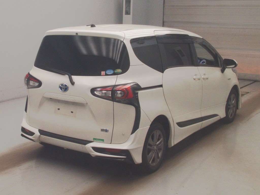 2019 Toyota Sienta ハイブリッド ファンベースG auction photo 2