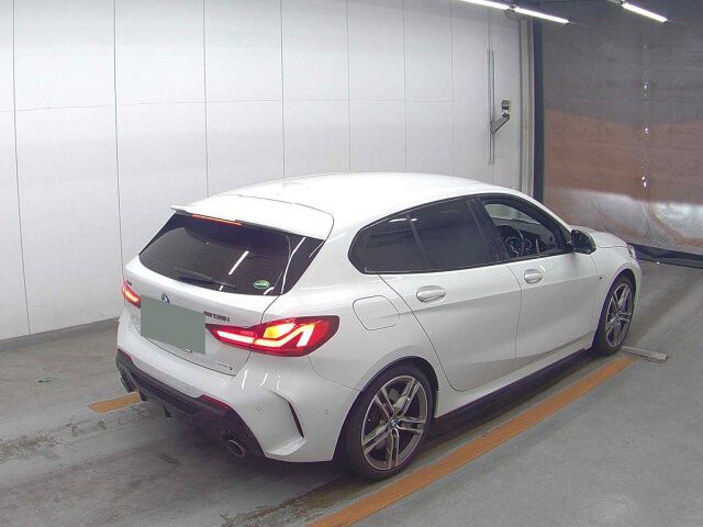 2021 BMW 1 Series M135I XDRIVE 4WD auction photo 5