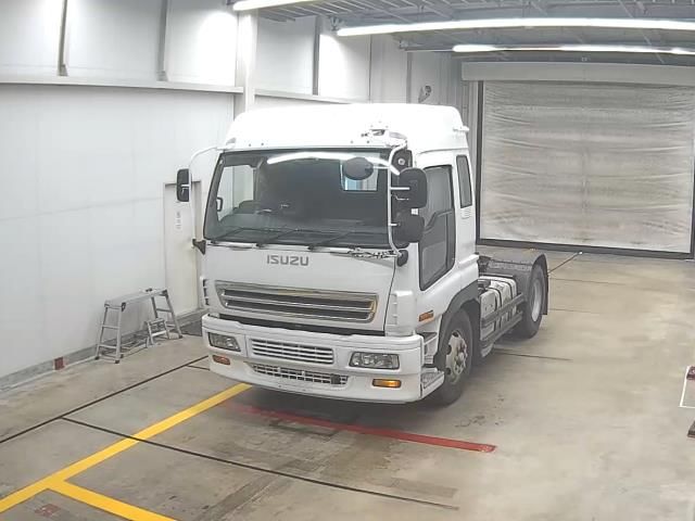Japan Auction Vehicles 10 2004 Isuzu tractor auction photo