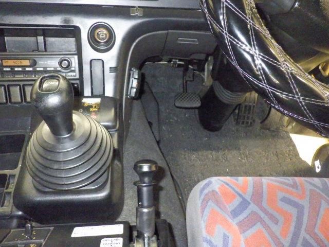 2004 Isuzu tractor auction photo 7