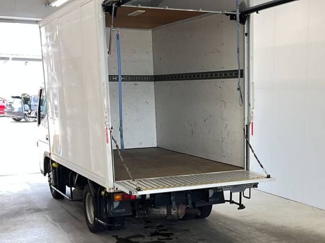 2013 Mitsubishi Fuso Canter Panel van auction photo 5