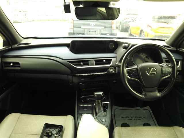 2018 Lexus UX200 Ver. L auction photo 8