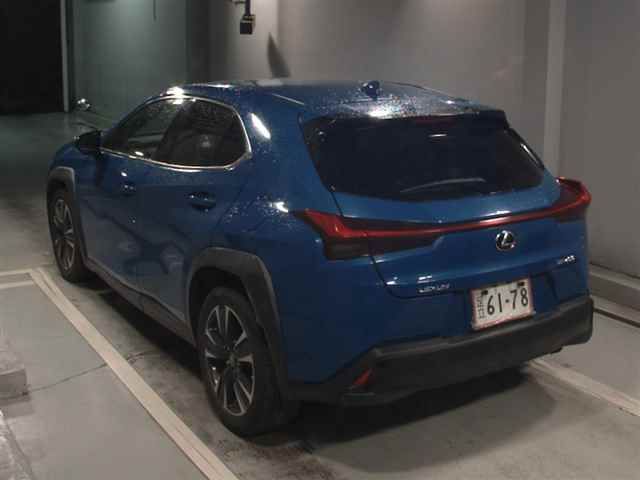 2018 Lexus UX200 Ver. L auction photo 2