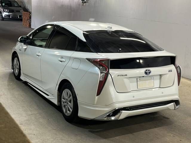 2017 Toyota Prius Sセーフティプラス モデリスタエアロ auction photo 3