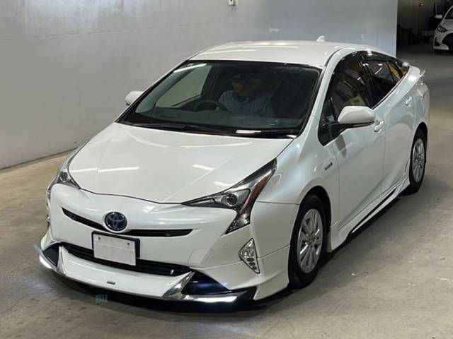 2017 Toyota Prius Sセーフティプラス モデリスタエアロ Japan auction vehicle