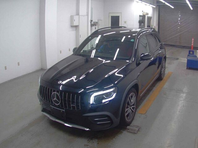 2021 Mercedes-AMG GLB GLB35 4-speed AMG package 4WD auction photo 4