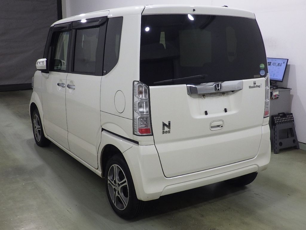 2017 Honda N-BOX 4WD SSパッケージ auction photo 5